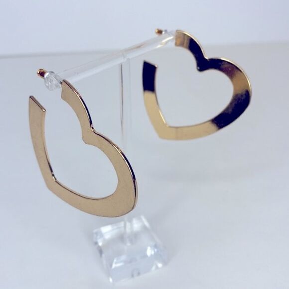 NEW…Gold half heart shaped hoops OS (one size) from Forever21 - Picture 1 of 5